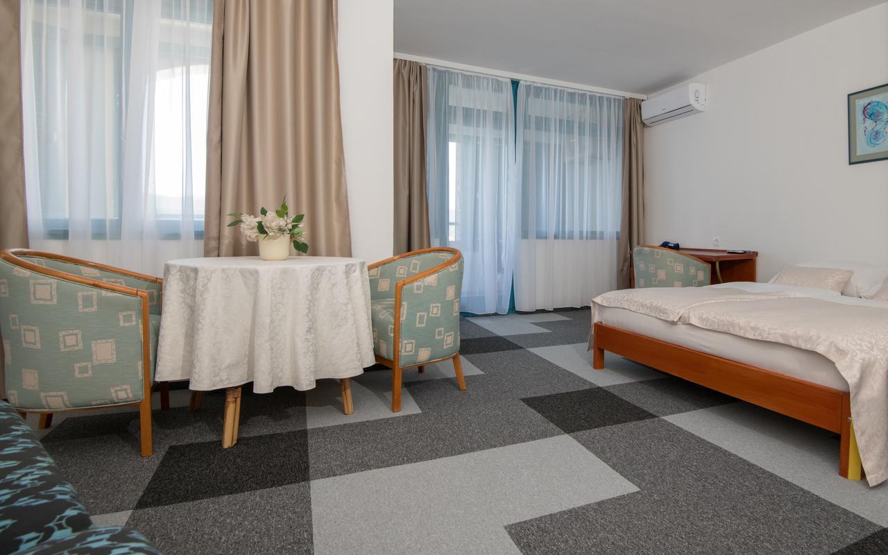 Hotel Stella نيوم المظهر الخارجي الصورة